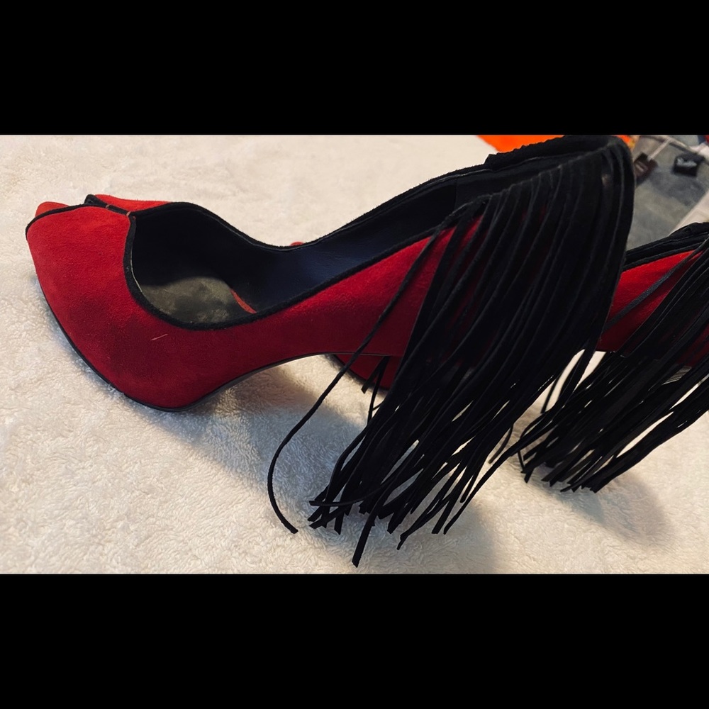 Almost Brand New Suede Heels By STELLA LUNA - box 26